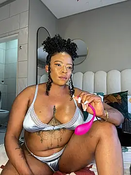 MIAMI9 Adlı Modelin Canlı XXX Sohbeti