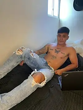 Christopher_strongg Chat XXX in diretta