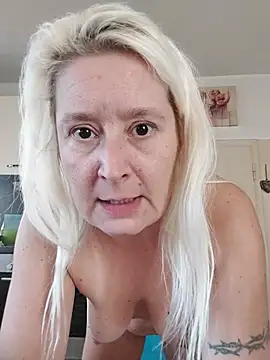 GeileEstelle's Live XXX Chat