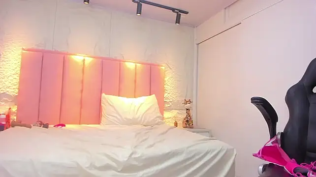 KATIAMOSS Adlı Modelin Canlı XXX Sohbeti