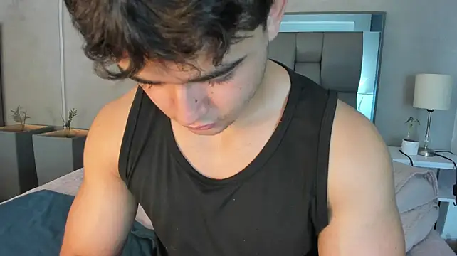 Charlie___Musk Adlı Modelin Canlı XXX Sohbeti