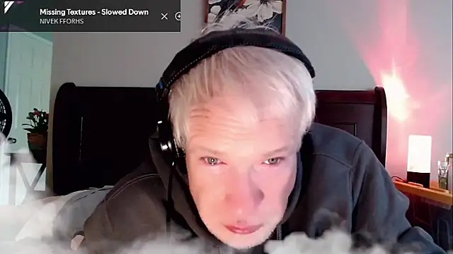 Snarfle82 live XXX chat