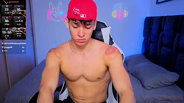 Luke_Muscle: απευθείας συνομιλία ΧΧΧ
