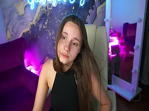 Онлайн чат XXX TinyNatalie