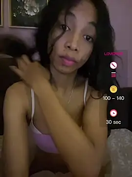 Lunevia 现场XXX聊天
