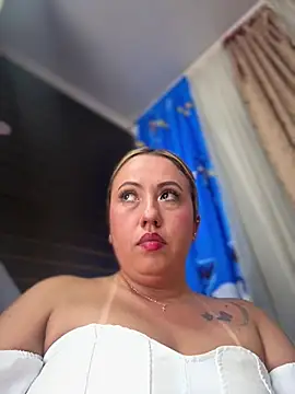 Czat XXX na żywo – VIOLETA-25_