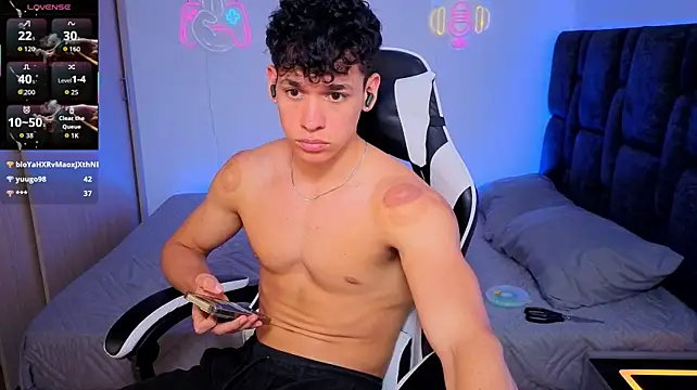 Онлайн чат XXX Luke_Muscle