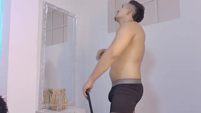 Massimo_11 live XXX chat