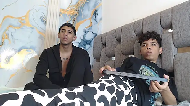 CUTE_BOYS2026 XXX чат на живо