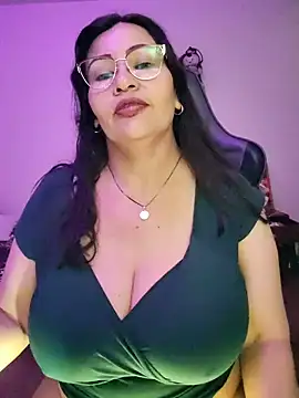 esmeralda_milfn Live XXX chat