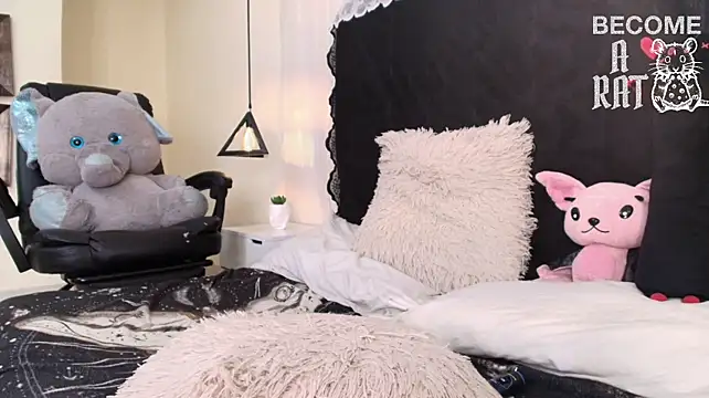 IvyBelle_ Adlı Modelin Canlı XXX Sohbeti