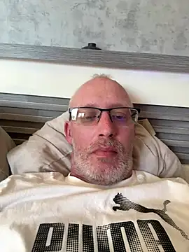 Chat XXX en directo de Cedric7653