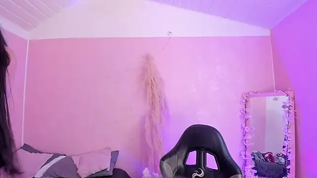 دردشة Emily_Roussee الجنسية المباشرة