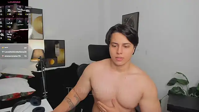 Chat +18 de Thom_Ohtani ao vivo