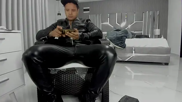 Chat XXX Live master_leather