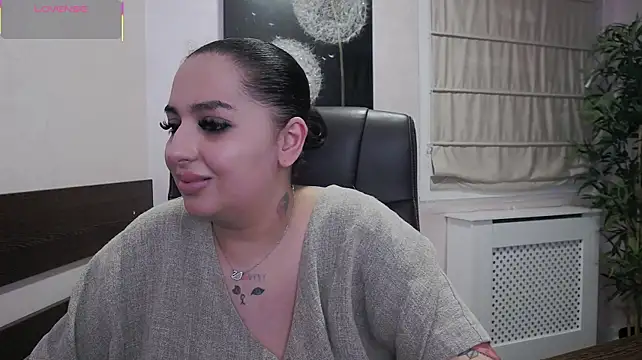 BustyAllyy's Live XXX Chat