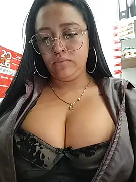 Outdoors-Mia_Khalifa Live XXX-Chat
