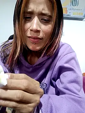 Lya_Ross19: απευθείας συνομιλία ΧΧΧ