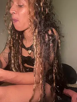 Chatroom XXX en direct de Shuggabutt
