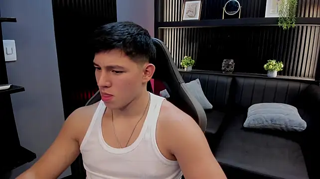 JamesCr_ live XXX chat