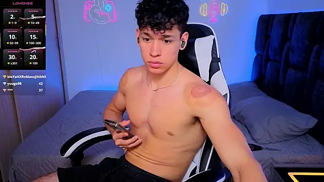 Luke_Muscle live XXX chat