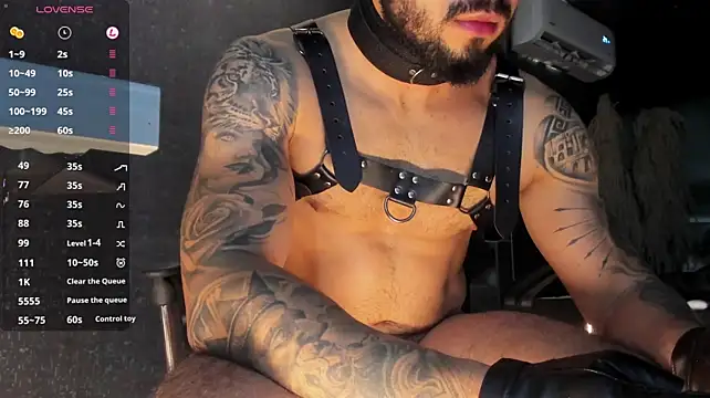 XXX chat uživo modela MarkWalker__