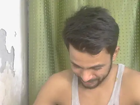 Stubborndesiboy live XXX chat