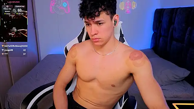 XXX chat uživo modela Luke_Muscle