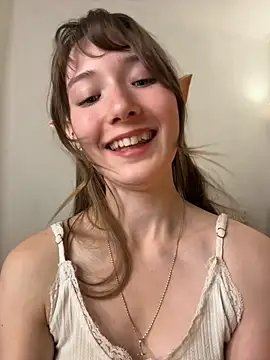 Chat XXX en directo de Strawberry_Senpai