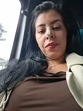 Luianna Adlı Modelin Canlı XXX Sohbeti