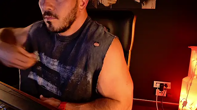 دردشة AngeloEric الجنسية المباشرة