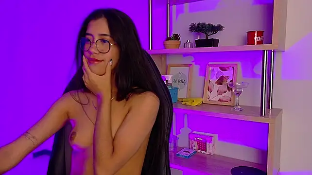EmmiShery Live XXX-chat