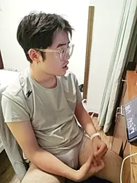 Charliez0088 网络视讯表演