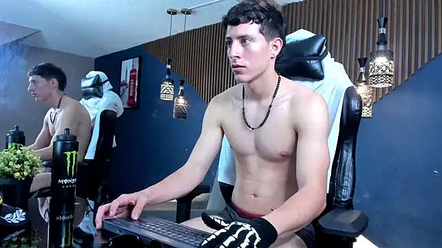 Chat XXX ao vivo de TheGhostforeeonss