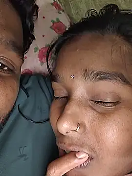 BabuCouple's Live XXX Chat