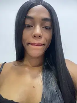XXX chat uživo modela _Brunette_hotXXX