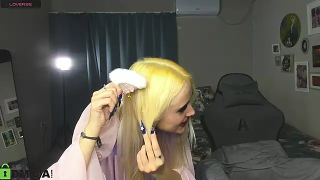 LaslyAngel XXX чат на живо