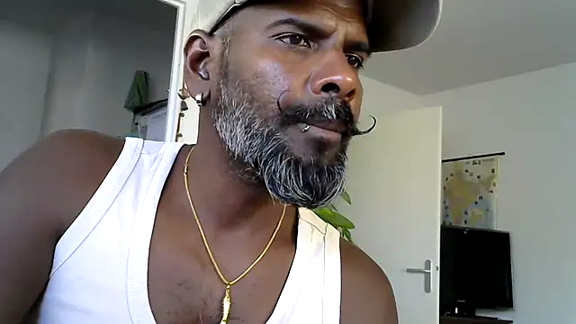 frenchblackc31 Adlı Modelin Canlı XXX Sohbeti