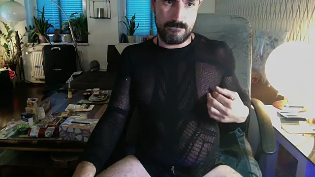 tomz0819 live XXX chat