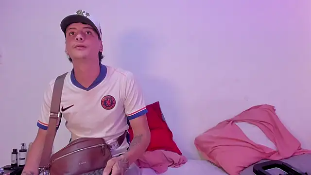 Chat +18 de two_milkyway ao vivo