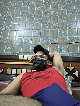 BeardKingoBack Chat XXX in diretta