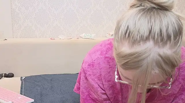 LesleyMil Adlı Modelin Canlı XXX Sohbeti