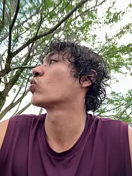 XXX chat uživo modela TonnyBottom
