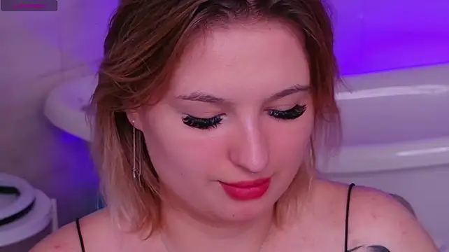 Eevangelinee Adlı Modelin Canlı XXX Sohbeti