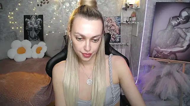 NickyAdamidi's Live XXX Chat