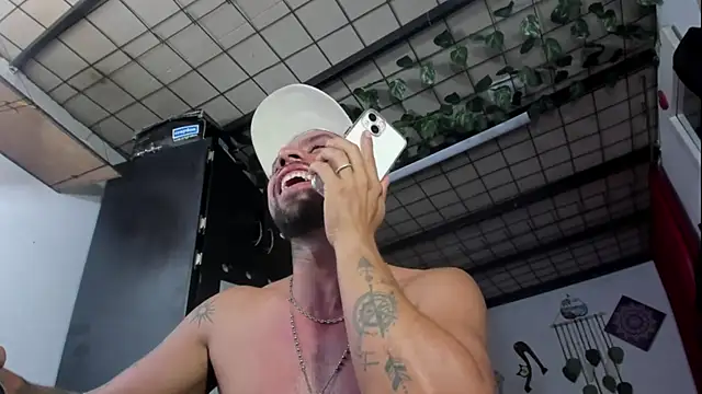 XXX chat uživo modela Arian_Pervert