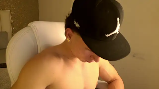 JordanMiller_ élő XXX-chatje