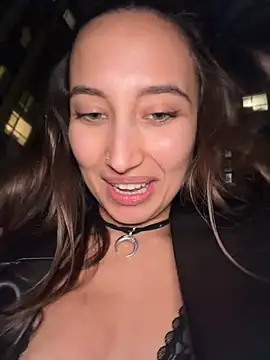 Show modela ICrazyOneIRL na web-kameri