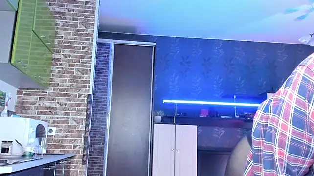 Lucky_Milf's Live XXX Chat