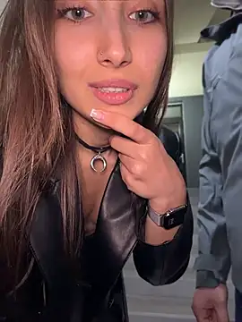 Show modela ICrazyOneIRL na web-kameri